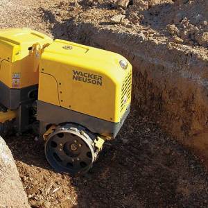 Rolo compactador com controle remoto